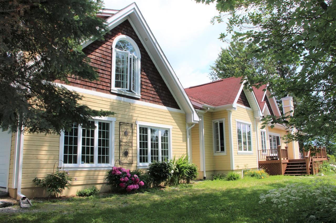La Maison Jaune D'Eastman Exterior photo